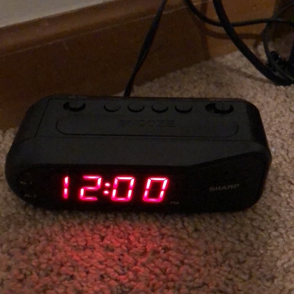 Sharp Alarm Clock - Picture 1 of 9